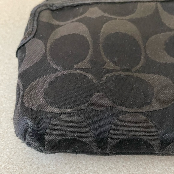 Coach canvas wristlet pre owned - Picture 8 of 8